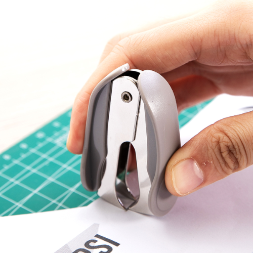 Deli Staple Remover