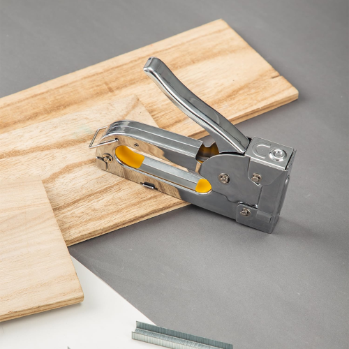 Deli Tacker W/800 Staples