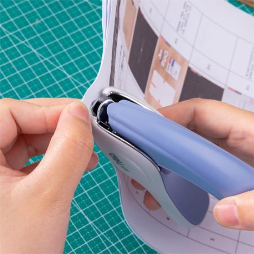 Deli Heavy Duty Stapler Remover