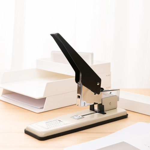 Deli Stapler 210 Page Capacity